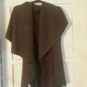 Look by M Basic Shawl Vest in Olive. Size OS